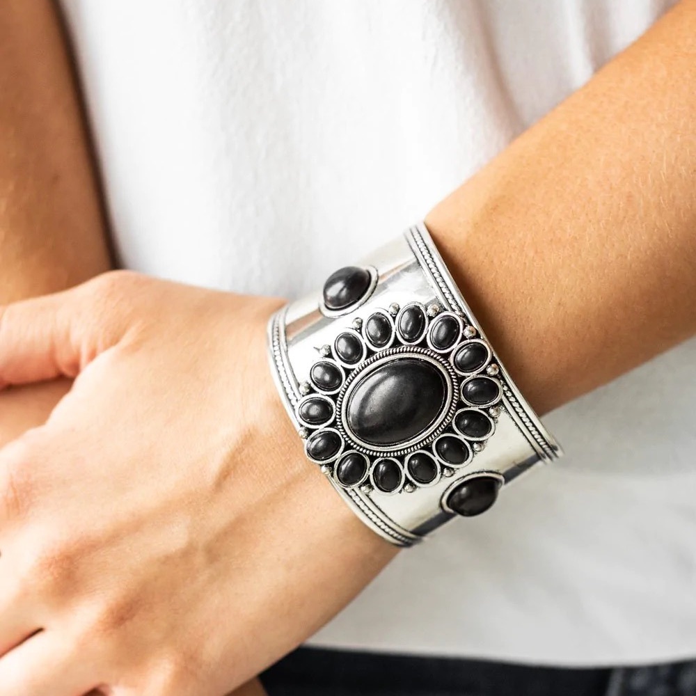 Room to Roam - black - Paparazzi bracelet